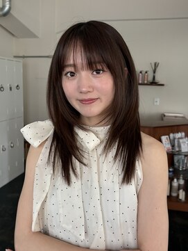 ガーランドギンザ(Garland Ginza) ミディアムレイヤーレイヤーカット顔まわりカットグレージュ