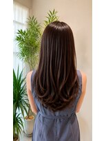 カウチ ヘアー ドレッシング(COUCH Hair Dressing) 女性らしいロングストレートスタイル