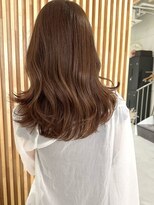 アトレ アネックス(attrait ANNEX)&nbsp;セミロングのベージュカラー × 大人っぽい柔らかさ