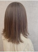 アッシュブラウン + 伸ばしかけストレート