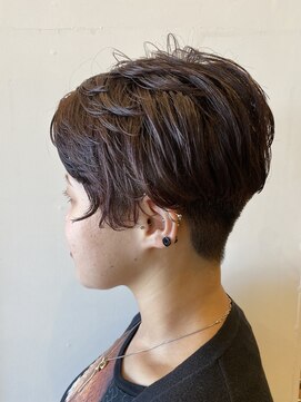 フラテロ(fratello) 刈り上げ　前下りマッシュ