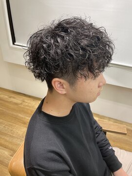 ネイビー(NAVY) 前下がり　メンズマッシュ　スパイラルパーマ　ソフトツイスト