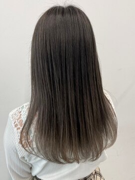 イース バイ アンブルリュクス 北千住(Ease by amble luxe) グレージュ