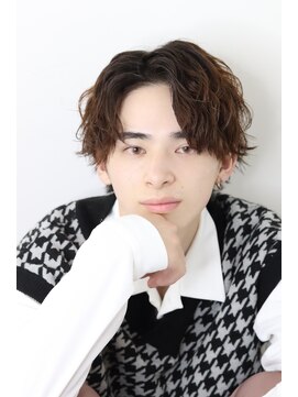 ロロネー 池田(Lolonois) 【Lolonois 池田】センターパート 緩めスパイラル(西條真治)