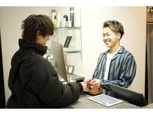 最終受付は何時までですか?[横浜駅/メンズ/ツイストスパイラルパーマ/波巻きパーマ/ツイストパーマ]