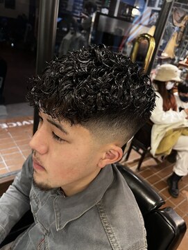 ハイブ 金沢(Hive) 10代20代フェードバーバースタイルスキンフェード七三スタイル