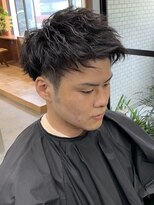 ソフトツイストパーマ　短髪　メンズ　眉毛