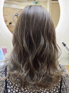 松本平太郎美容室 銀座パートフォー(PART４) ロングレイヤー　◎20代　30代　40代