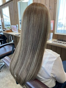 クロエバイラヴィズム 古町6番店(CLOE by LUVISM) ブリーチカラーカットトリートメント￥14900