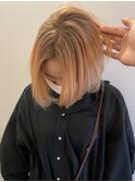 ベージュからオレンジのルーツカラー（ブリーチ１回）