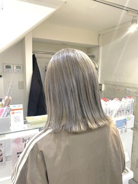ネオリーブカフ 鶴ヶ峰店(Neolive caff) ミルキーグレージュ　ダブルカラー　ハイトーン