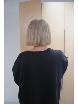 ロマリア 渋谷 渋谷宮益坂(Lomalia) 【Lomalia渋谷】美髪イメチェンケアブリーチホワイトブロンド