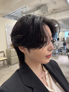 ノラ シブヤ(NORA) センターパートウルフカット韓国ヘアダウンパーマ刈り上げなし