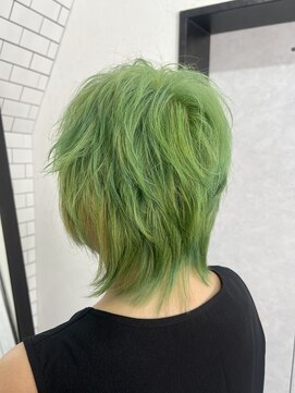 レガーレ(Legare) ハイトーン×グリーン×ハイレイヤーカット
