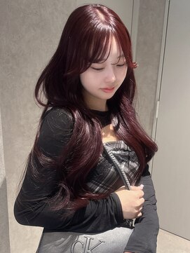 ヴェイ(VEYY.) ふとした瞬間でも目を惹くレイヤー