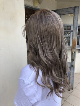 エイミーバイアフロート(amie  by afloat) 大人気王道アッシュベージュ