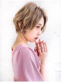 *ニュアンスパーマでレディな魅力アップ/ベージュカラー