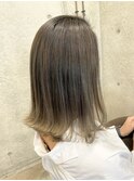 アッシュグレージュ