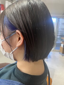 エール(Aile) 黒髪カタロググレーベージュレイヤーロングアッシュカラー前髪パ