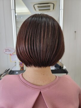 クオリス 赤塚店(QUALIS) 大人可愛い20代30代40代黒髪前下がりひし形小顔ボブ丸みショート