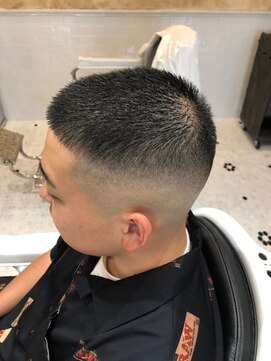 ルドローブラントオオサカ(LUDLOW BLUNT Osaka) 【LUDLOW BLUNT】藤原貴徳 バズカット おしゃれ坊主 フェード