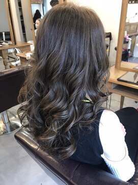 レイリー(LAiLy) 大人グレージュ