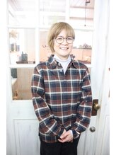 あらゆる世代に人気の角田さんは着付けもできます。」