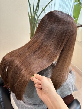 エミュスト(Emuest) 髪質改善　酸性ストレート　韓国　縮毛矯正　トリートメント