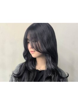 《口コミ多数★》前髪からサイドにかけてのデザインはお任せ下さい！細部までこだわったカットで印象UP◎