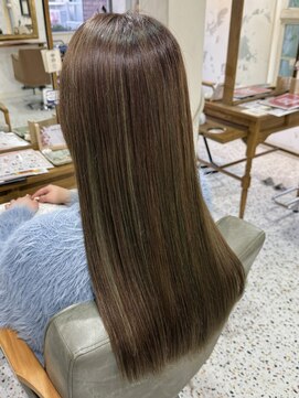 サンバイセライロ 千葉(SAN. by celilo) ハイライト × オリーブベージュ【千葉優希】