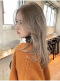 ハイライトカラーミルクティーベージュレイヤーカット