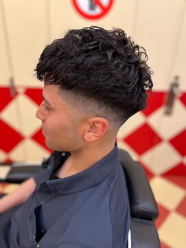 キングスマントーキョー 立川北口店(KINGSMAN TOKYO) アップバング / ツーブロック / スキンフェード 【立川】