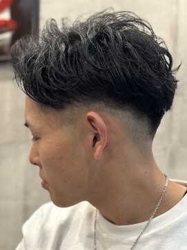 ブレイズマン(BLAZEMAN) 大人の64分けパーマ×フェード