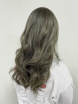 フフ 味鋺店(FuFu)&nbsp;全体ブリーチ/ハイライト×グリーンアッシュ
