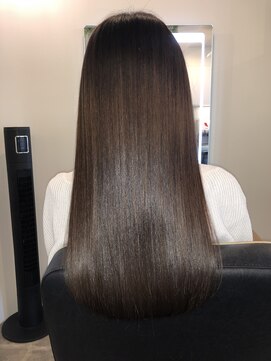 アールサロン アオヤマ(Rr SALON AOYAMA) プラチナミネコラストレート