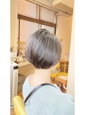 ショートボブ