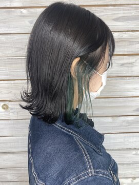 デコヘアー キートス(DECO HAIR kiitos) 冬カラーは暗髪で!カーキアッシュのインナーカラー
