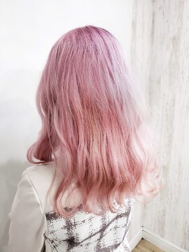 ホワイト 梅田(white) 春色ピンク