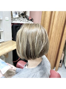 パーマネントガレージ(Parmanent Garage) さりげないハイライトボブ