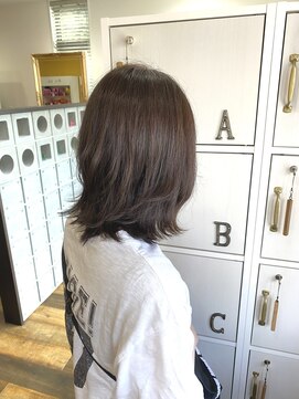 ヘアデザイン ノア(Noa) 大人外ハネレイヤー