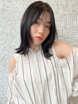 ラパンセ ブルー(LA PENSEE BLEU) ミディアムレイヤー ハッシュカット　ボブレイヤー　ウルフボブ