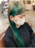 オリーブカラー×インナーグリーン