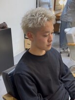 シェルハ(SHELHA)&nbsp;ホワイトベージュ/ブランドカラー/スパイキーショート