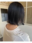 切りっぱなしボブ＋ネイビーアッシュ