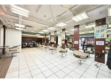 グリーン レーベル 川崎店(Green label)の雰囲気（店内は広々と開放感あるつくりになってます☆ [川崎/川崎駅] ）