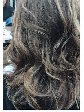 シード(Syead) グレー×グレージュ×ハイライトバレイヤージュ 【syead八王子】