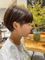 ビューオオサカ(VIEW OSAKA)&nbsp;サイド刈り上げのマッシュショート☆落ち着きマロンベージュ