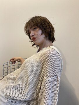 エイチ(H) 40代50代ハンサムショートアンブレラカラーベリーショートボブ