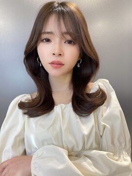 アイヴィ 表参道(IVY) 2wayバングくびれヘア艶髪ベージュ【肥田亜沙美】