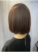 大人ショートボブヘアミルクティーベージュカラーグレイカラー